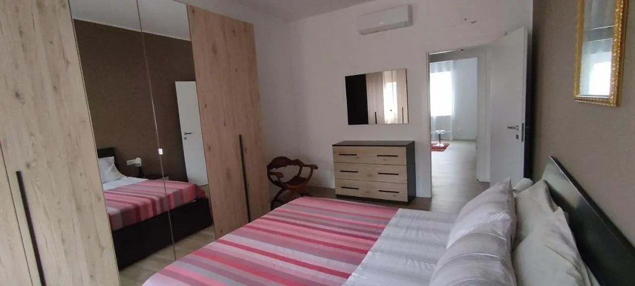 Interno Nove - Appartamento A Corsico Apartment